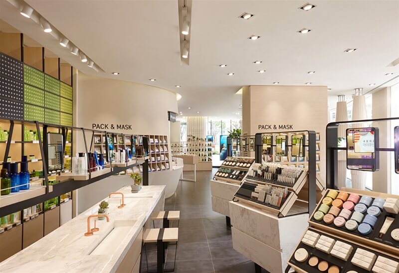 thiết kế cửa hàng mỹ phẩm đẹp Pendecor