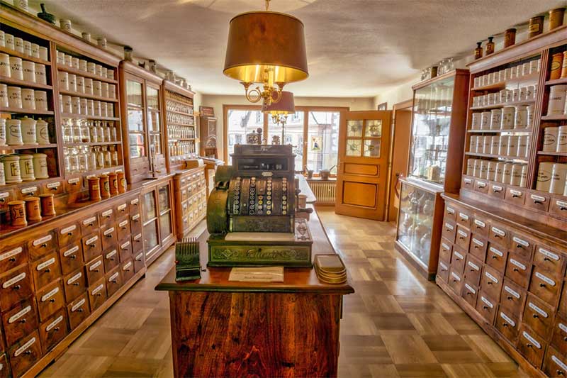 thi công nhà thuốc Pendecor