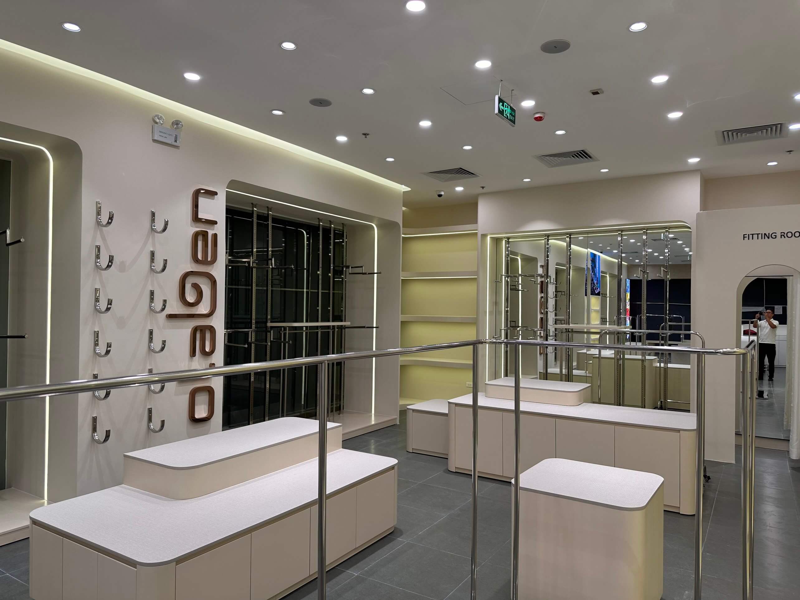 Thi Công Shop Thời Trang Nữ Olaben