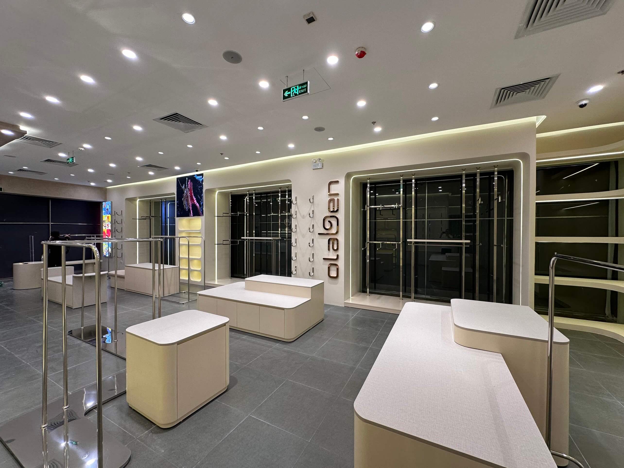 Thi Công Shop Thời Trang Nữ Olaben